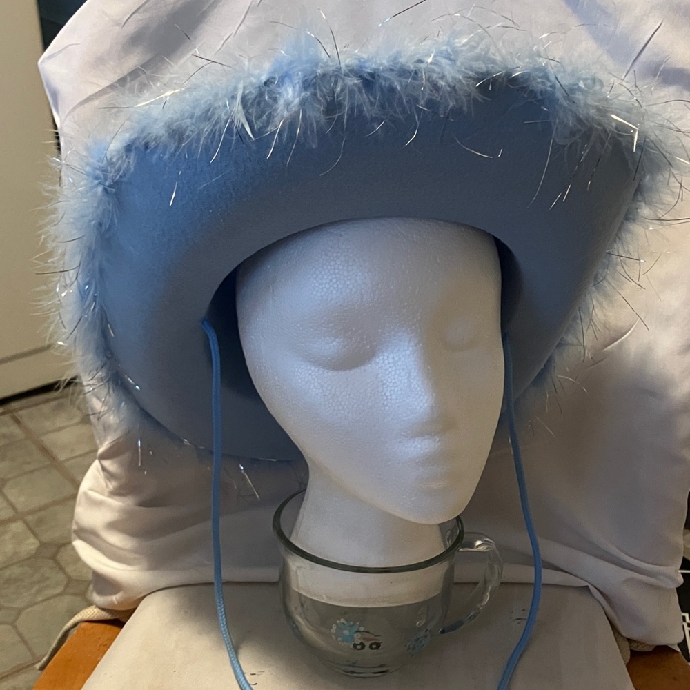 Like new !!  Perfect condition “ Cowboy Carter “ look. Soft blue felt hat with